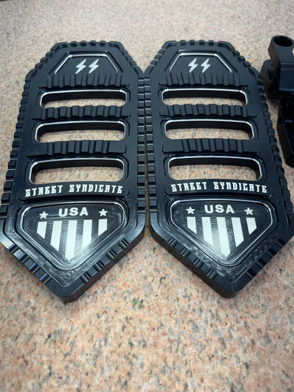 Curb Stompers Bagger Floorboards